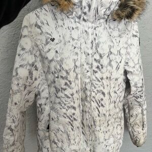 Obermeyer White and Gray Ski Jacket with Faux Fur Collar